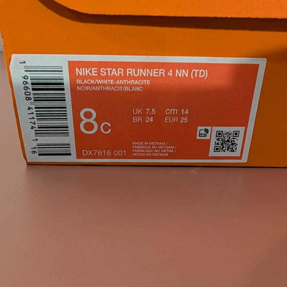 Nike Star Runner 4 NN (TD) in Size 8C Black/White (Toddler Boy)